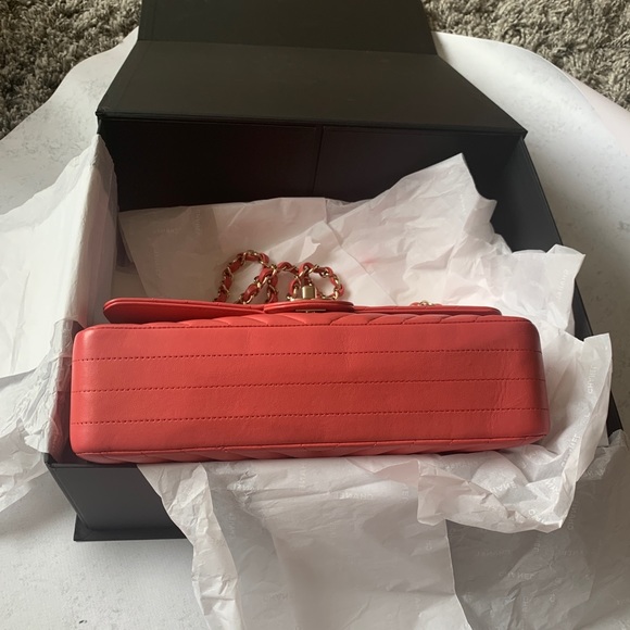 Chanel Chevron medium classic flap bag coral - Picture 4 of 12